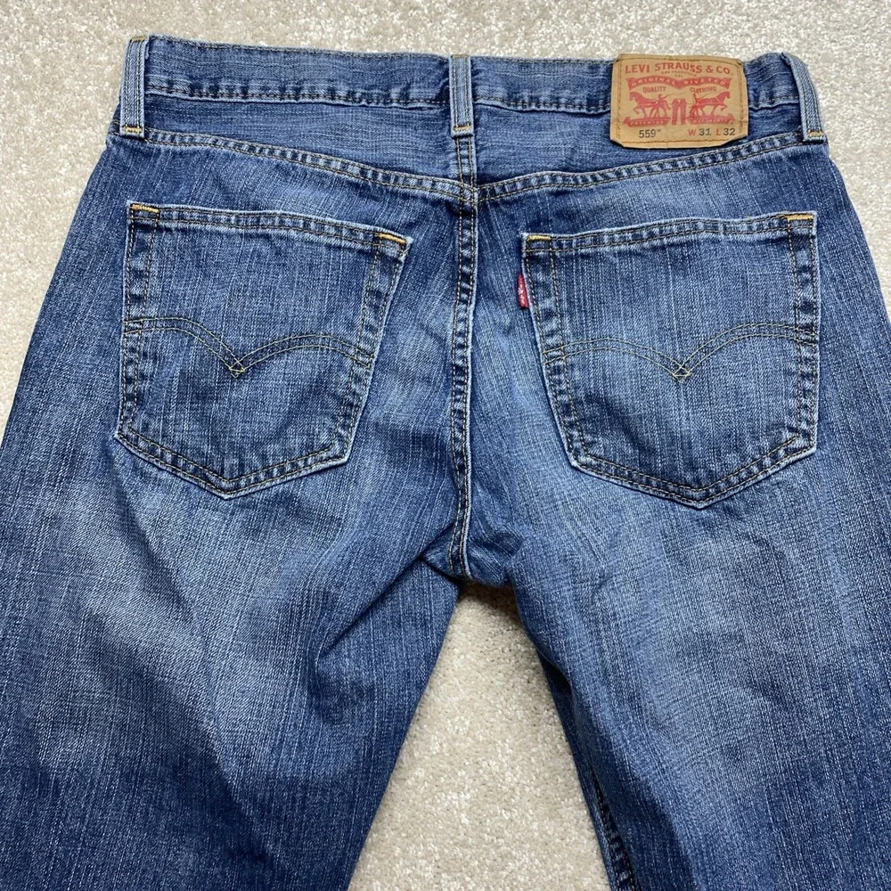 Levis‎ Jeans Mens 32x31 Blue 559 Mid Rise Western Denim Relaxed Straight Leg